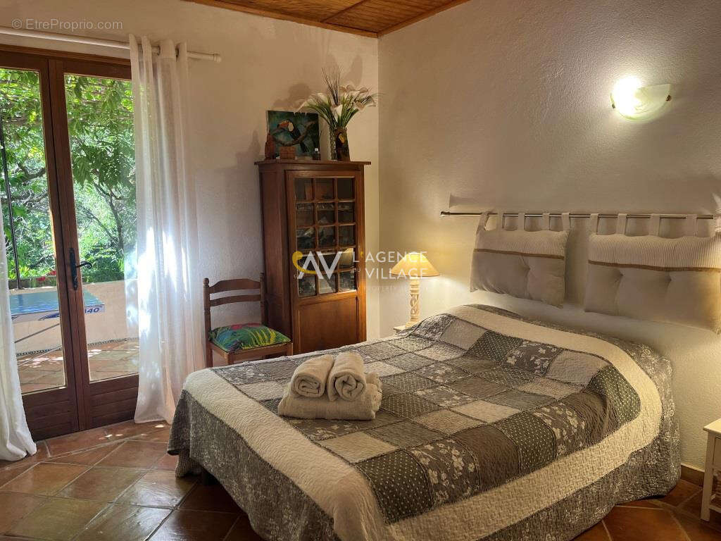 Maison à LA GARDE-FREINET