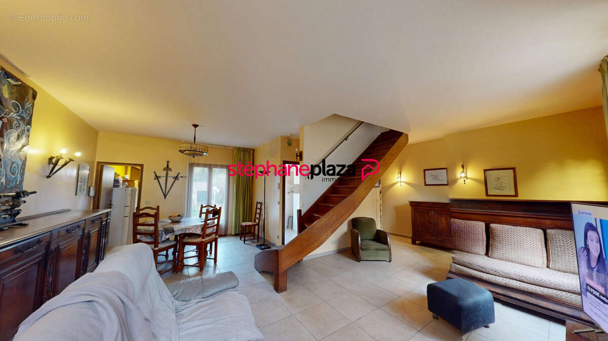 Maison à SARTROUVILLE