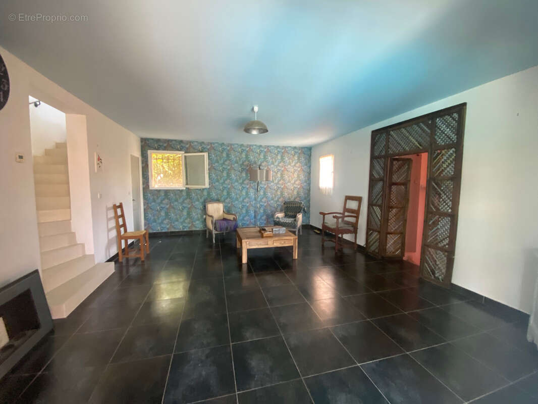 Maison à PERNES-LES-FONTAINES