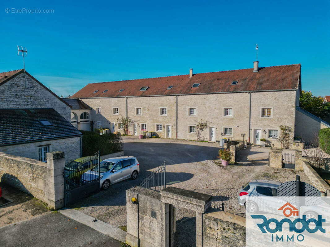 Maison de village / 6 pieces / 4 chambres / 130m2 / jardin 130m2 - photo 14