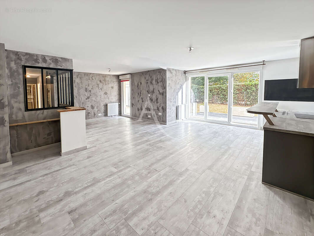 Appartement à JOUY-LE-MOUTIER