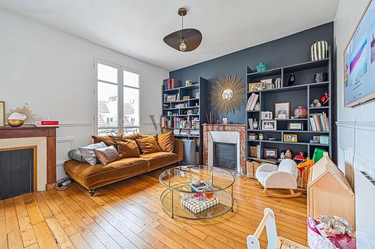 Appartement à CHARENTON-LE-PONT