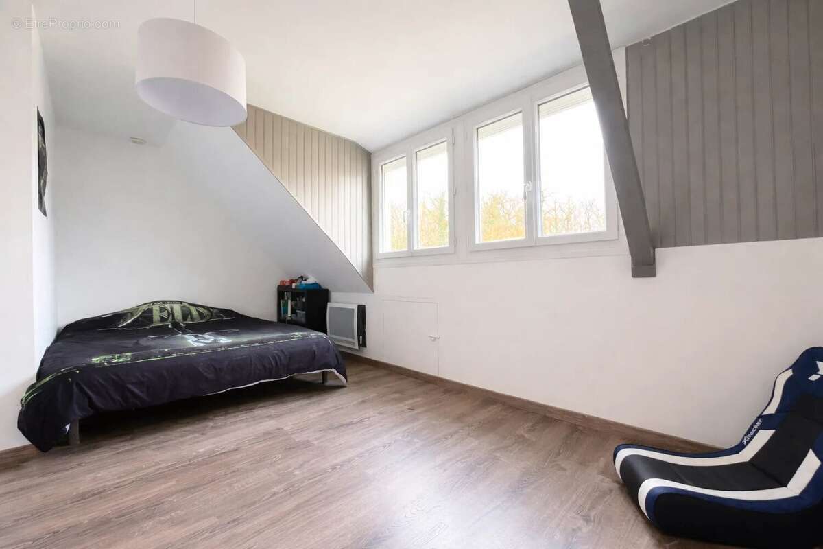 Maison à VILLENEUVE-LE-COMTE