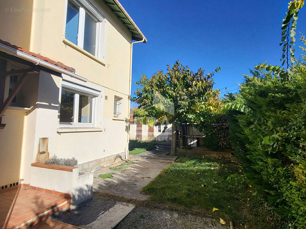 Maison à CHATEAU-ARNOUX-SAINT-AUBAN