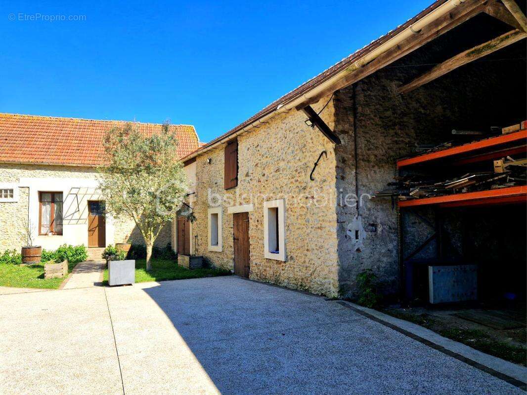 Maison à ABLIS