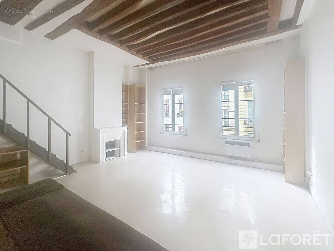 Appartement à PARIS-1E