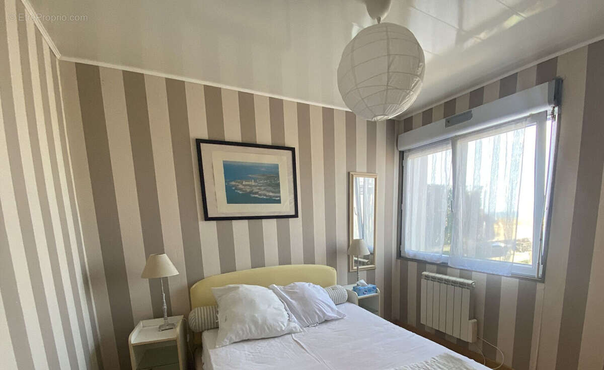 Appartement à COLLEVILLE-MONTGOMERY