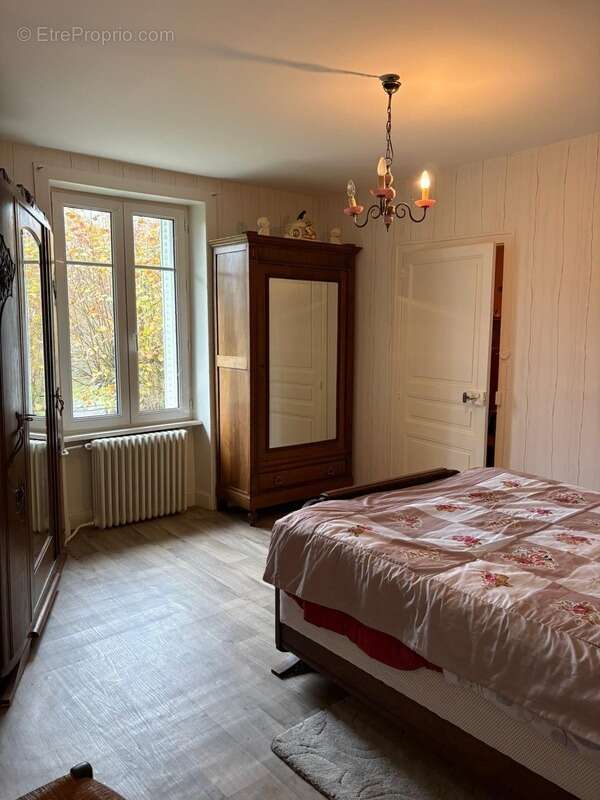 Maison à LA ROCHE-L&#039;ABEILLE