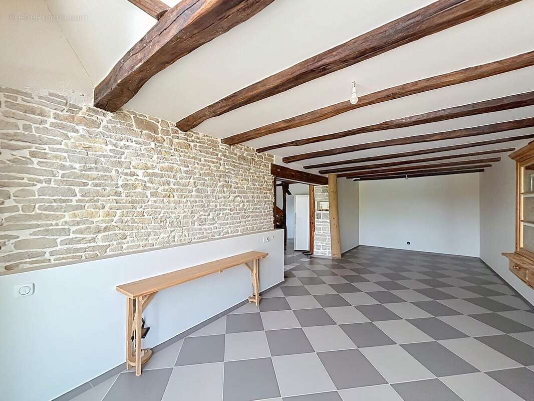 Maison à ETUZ