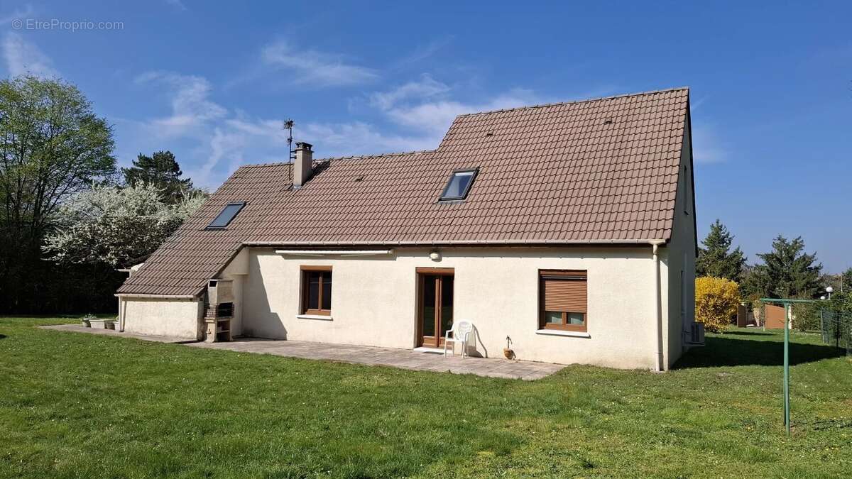 Maison à FAVEROLLES