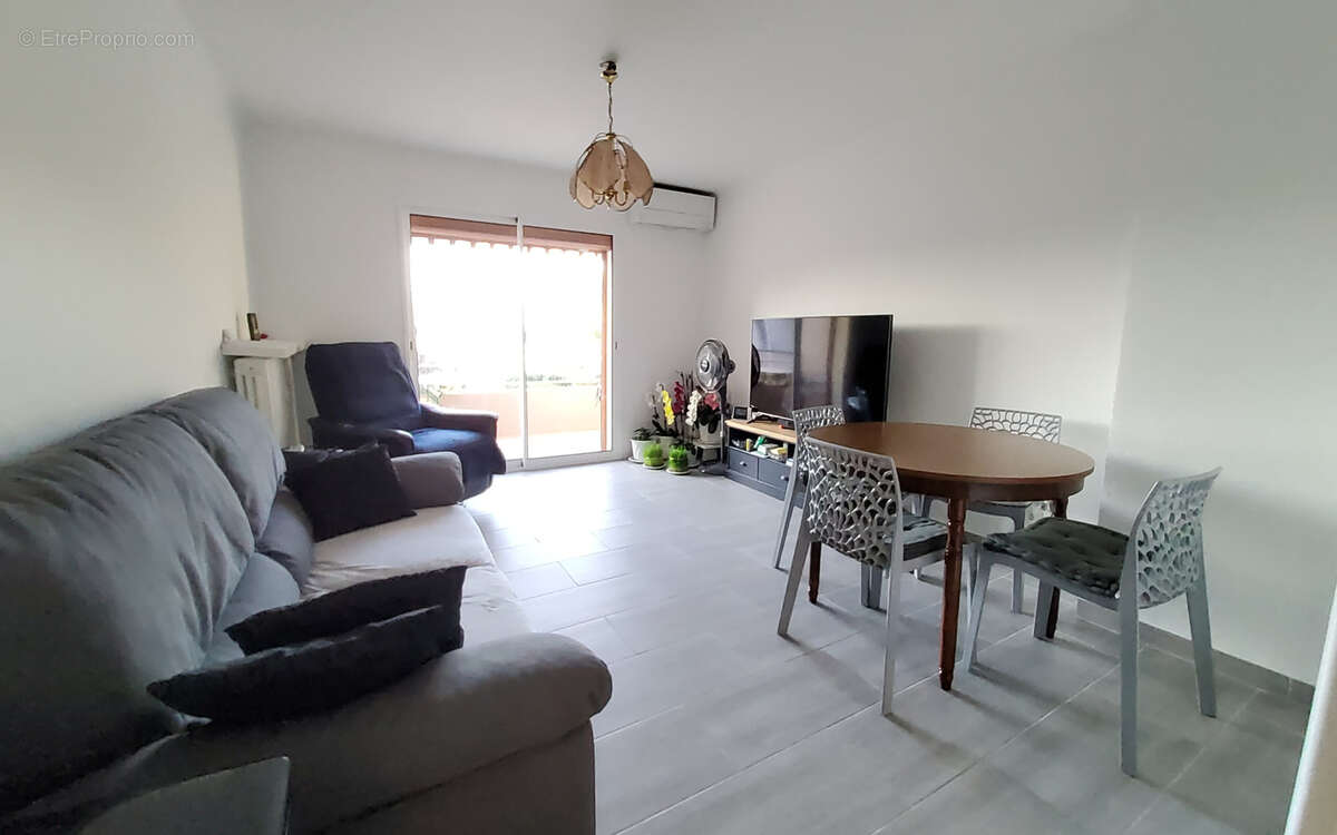 Appartement à CUERS