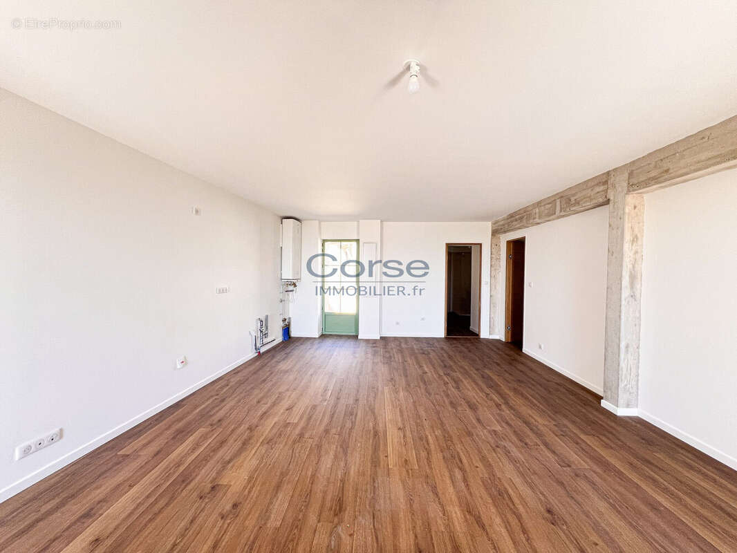 Appartement à ALATA