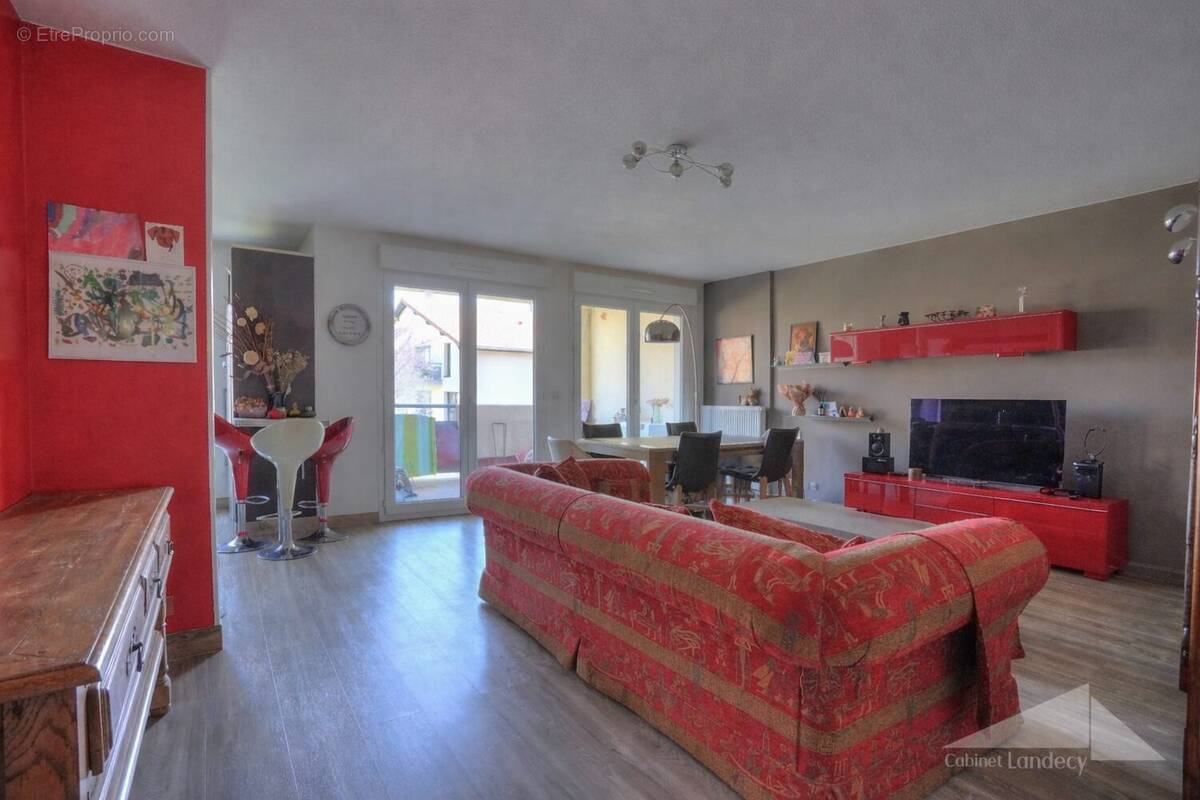 Appartement à SERGY