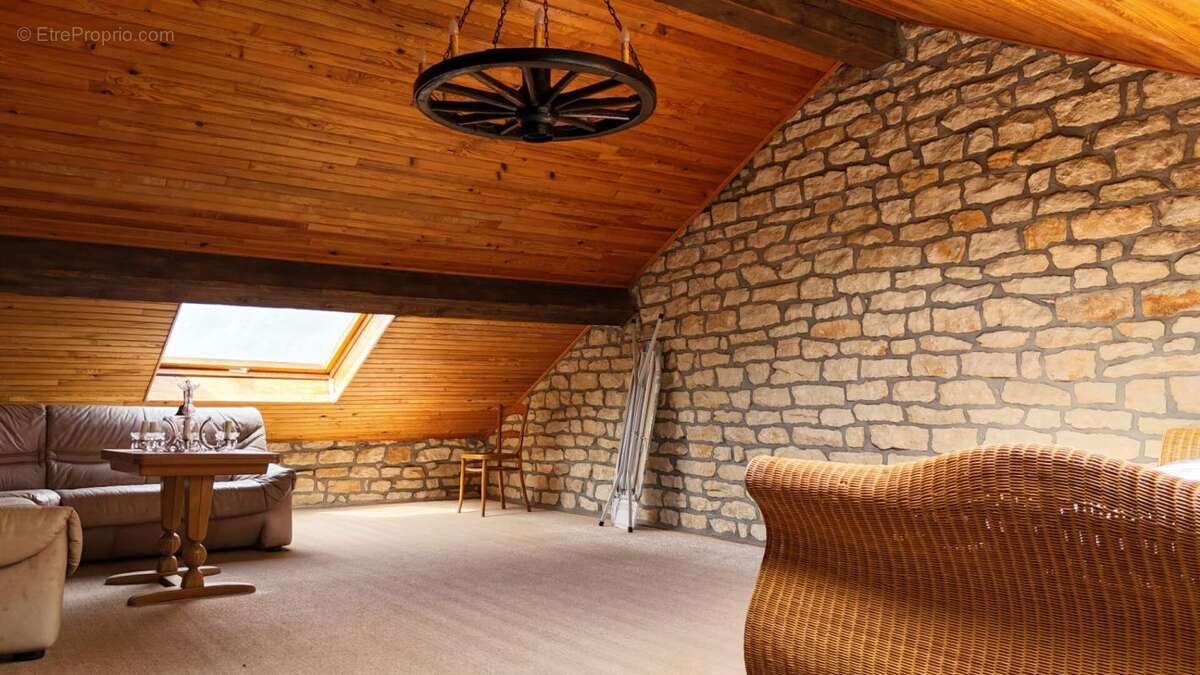 Maison Hennezel 4 pièce(s) 129 m2 - photo 14