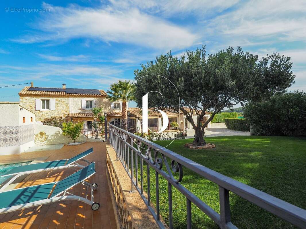 Maison à SAINT-VICTOR-LA-COSTE