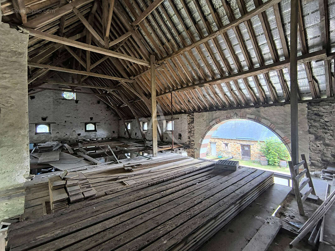 Maison à GREZ-NEUVILLE