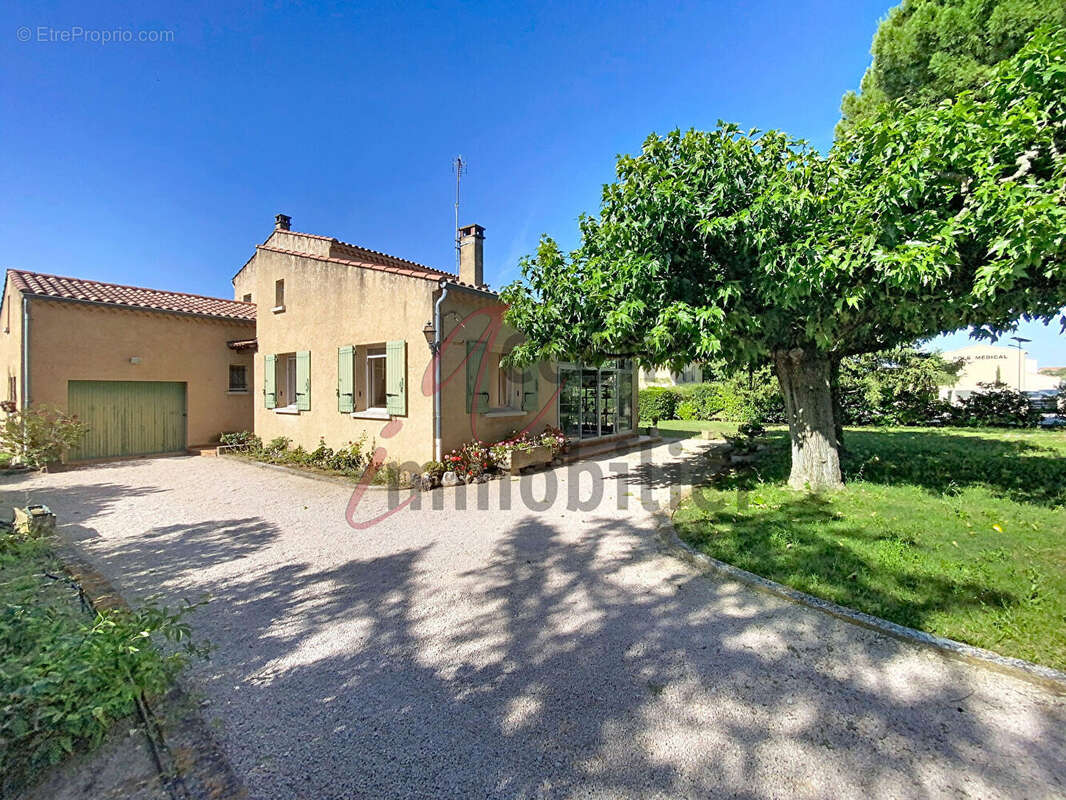 Maison à ROBION