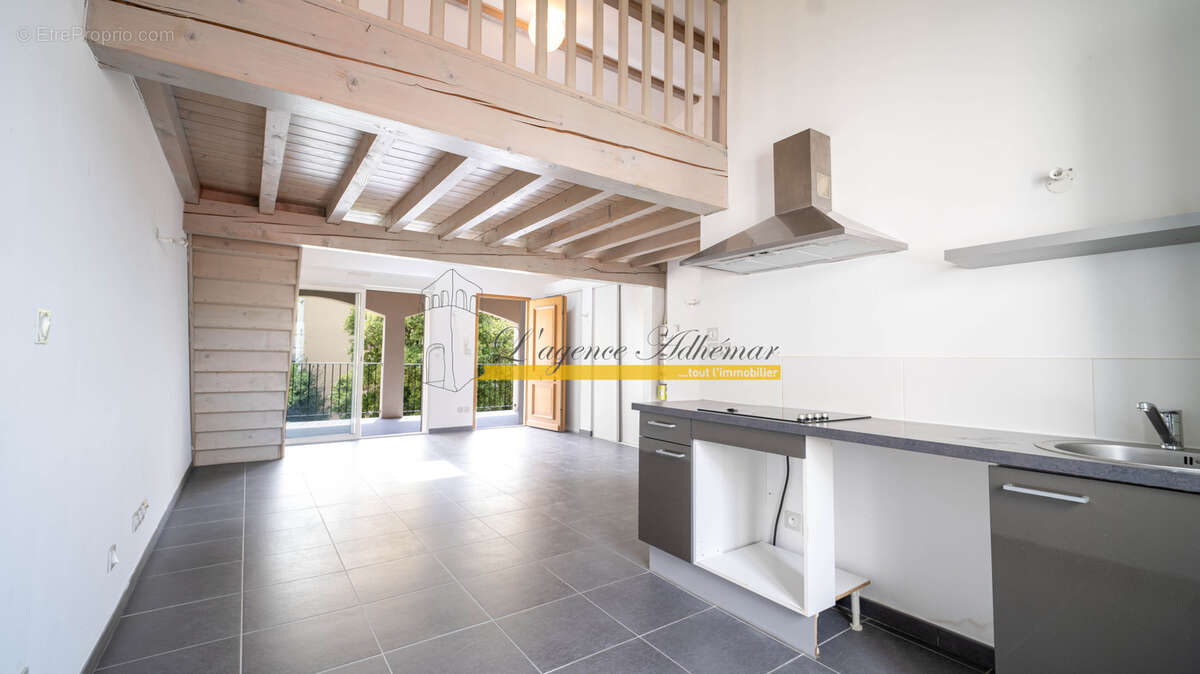 Montélimar, quartier Saint James, à vendre duplex avec terrasse. - photo 4