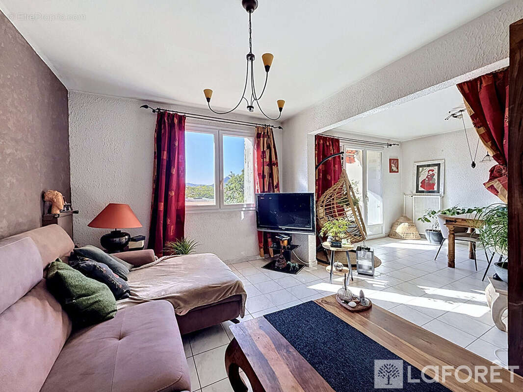 Appartement à HYERES