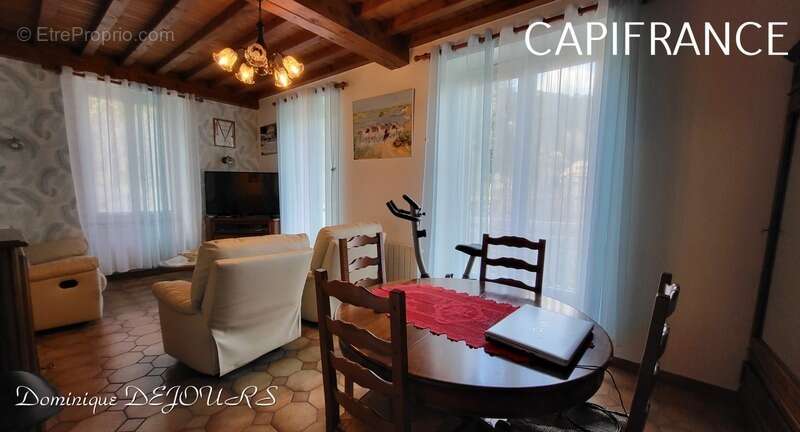 Maison à SAINT-SAUVEUR-DE-MONTAGUT