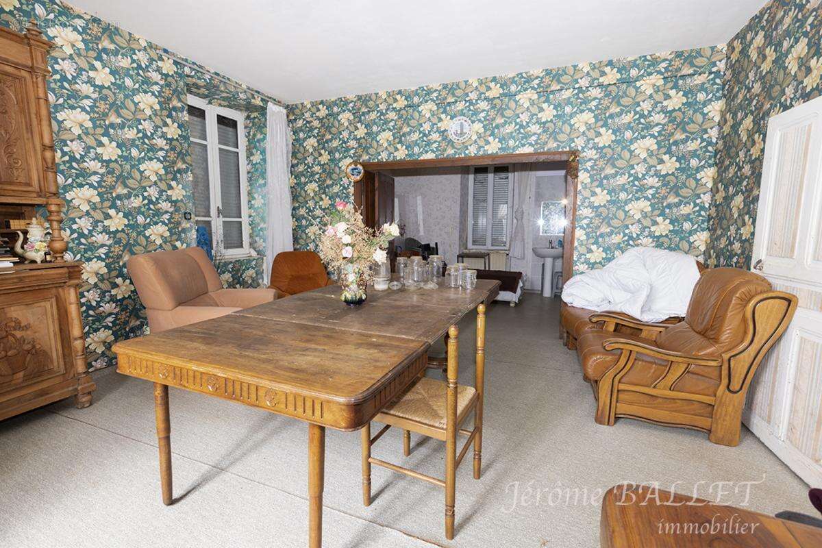 Maison 148 m² à Rieupeyroux  - photo 7