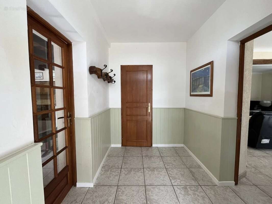 Maison de 3 chambres avec granges et petite maison à rénover - photo 7