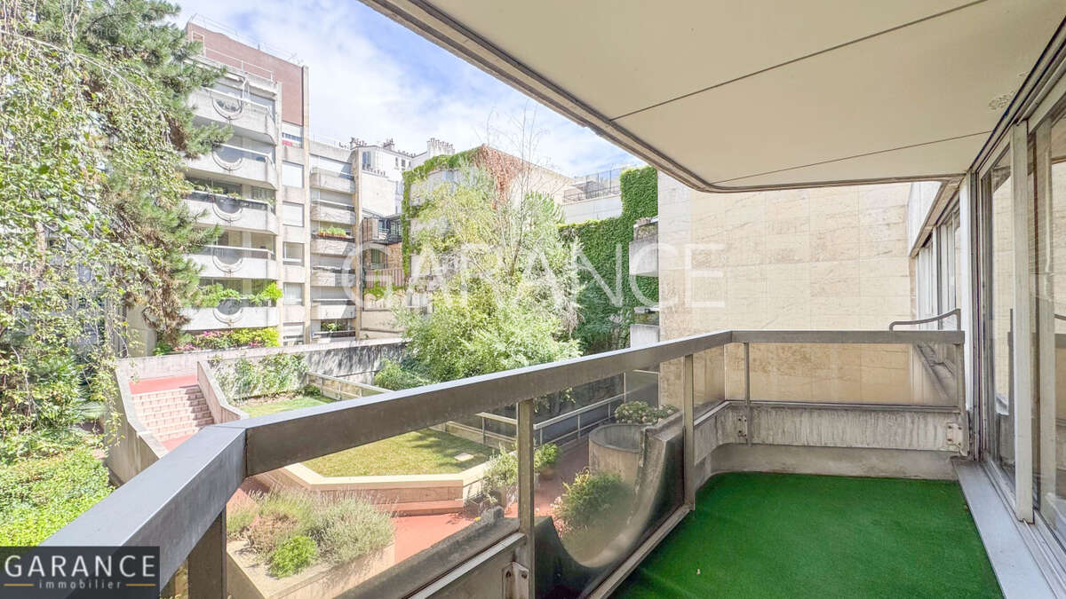 Appartement à PARIS-14E