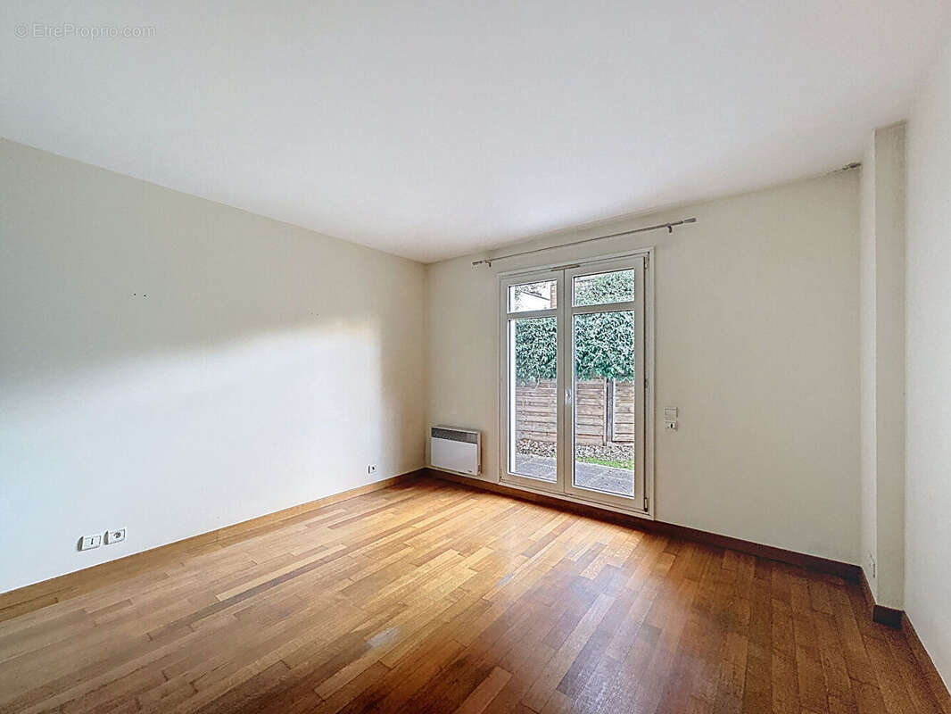 Appartement à SURESNES