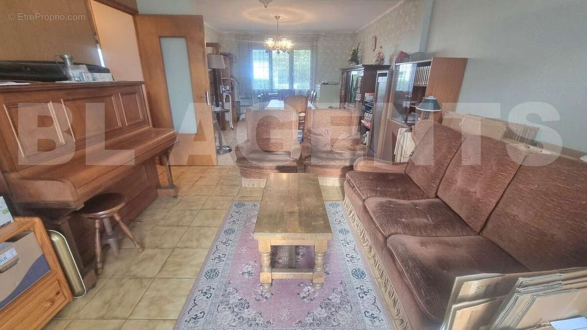 521fc20d-2de8-4f9c-93ed-519b46c1d536 - Maison à CHARLEVILLE-MEZIERES