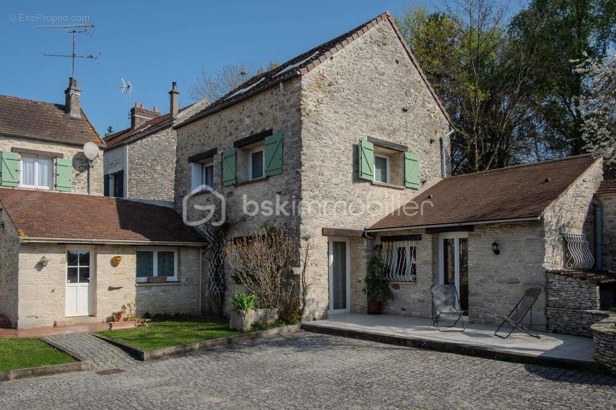 Maison à MONTALET-LE-BOIS