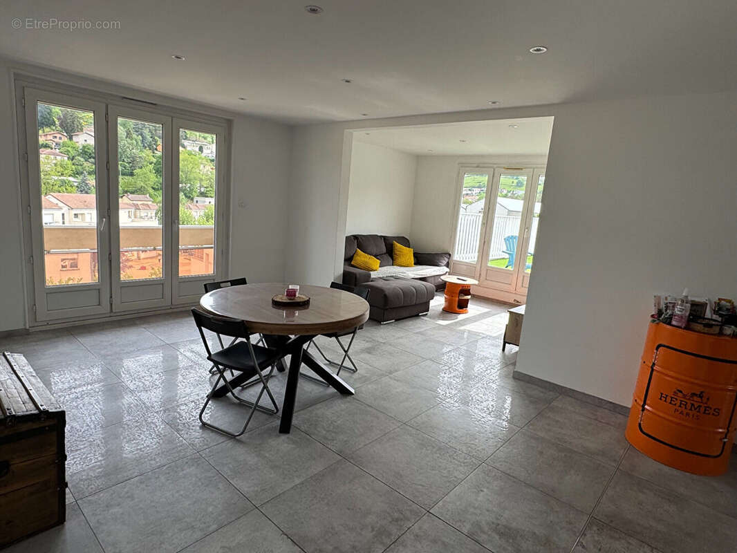 Superbe t4 avec terrasse et parking - photo 3