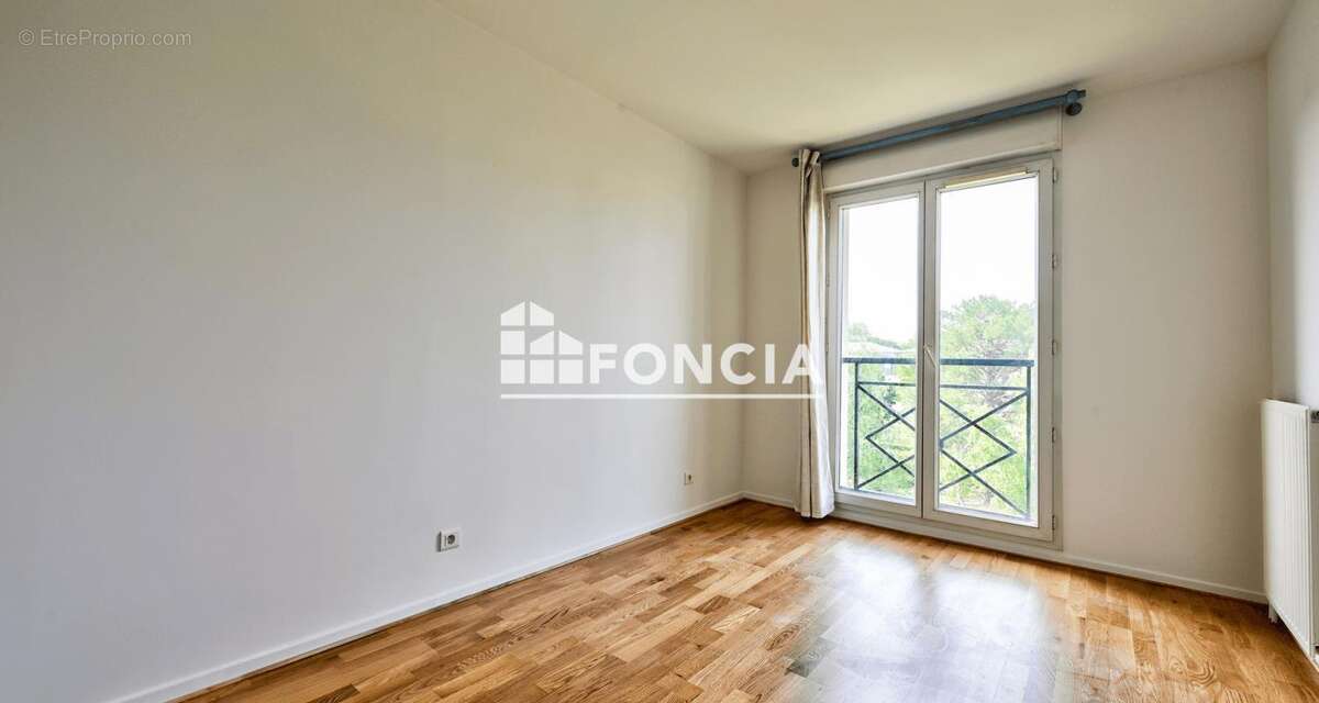 Appartement à VERNEUIL-SUR-SEINE