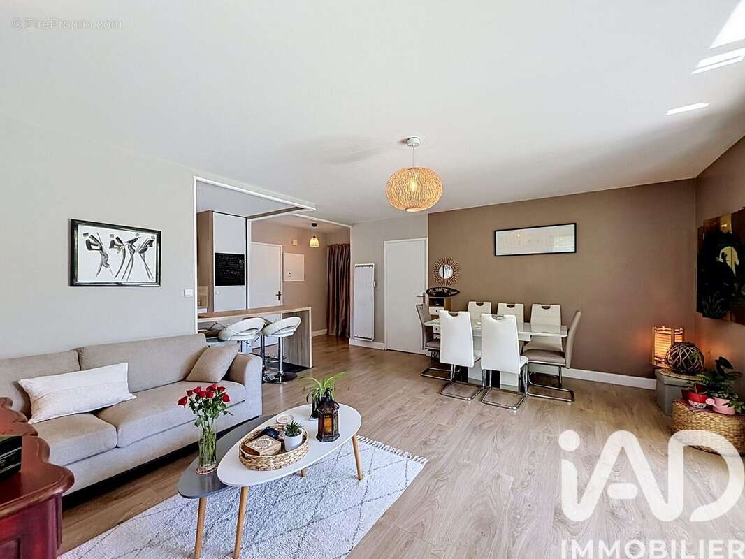 Photo 2 - Appartement à L'ISLE-D'ABEAU