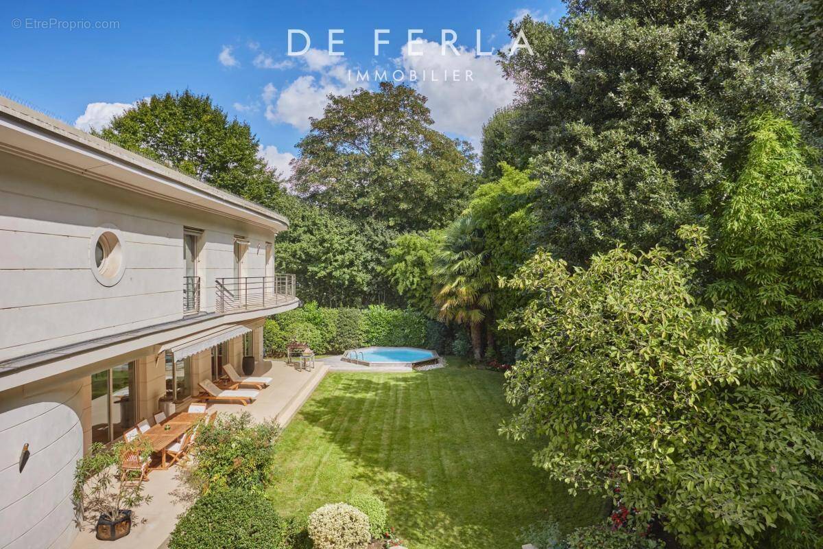 Maison à NEUILLY-SUR-SEINE