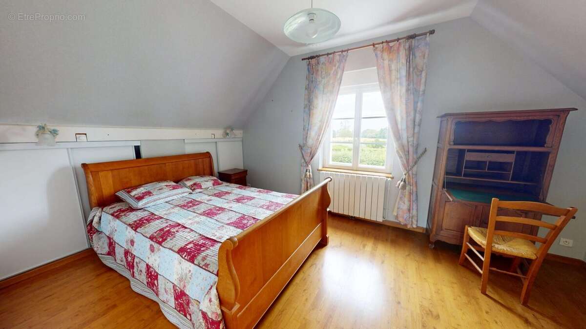 Maison à LINGEVRES