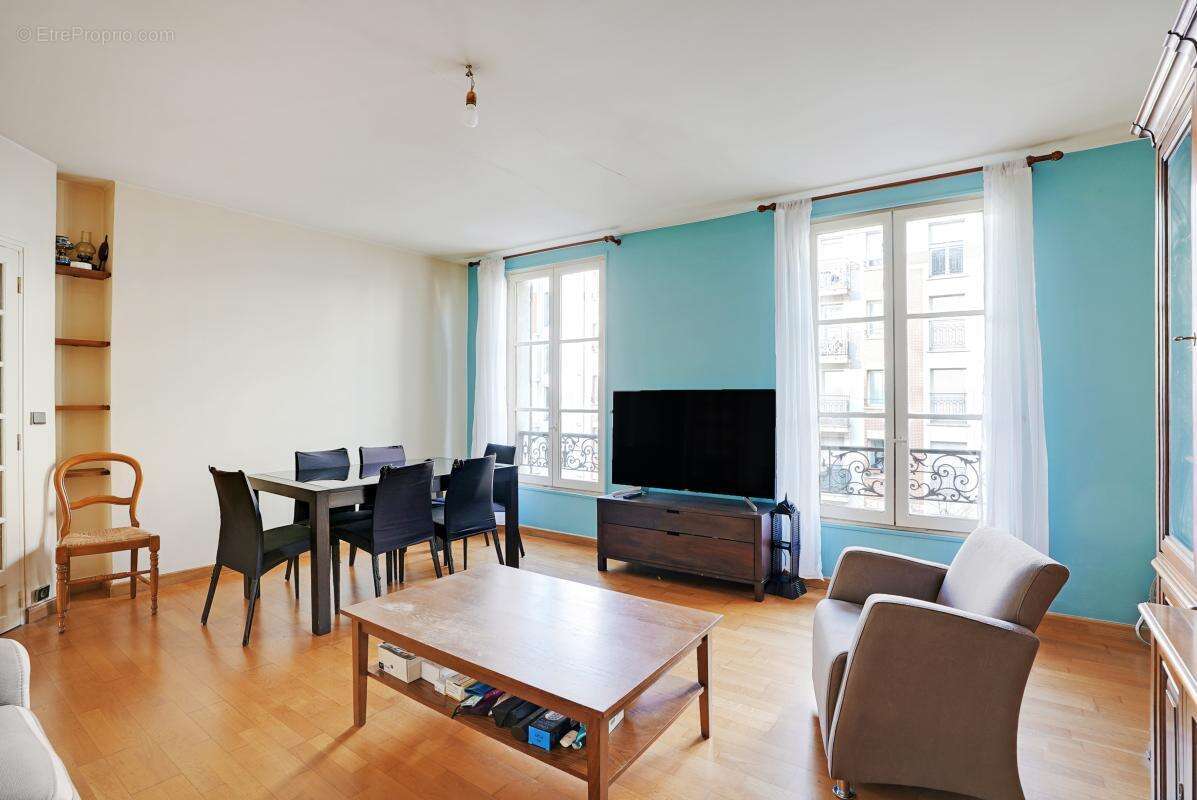 Appartement à LES LILAS