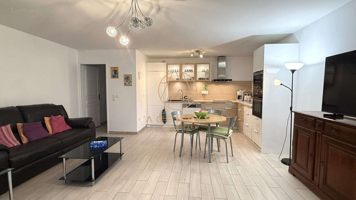 Appartement à LE PLESSIS-TREVISE