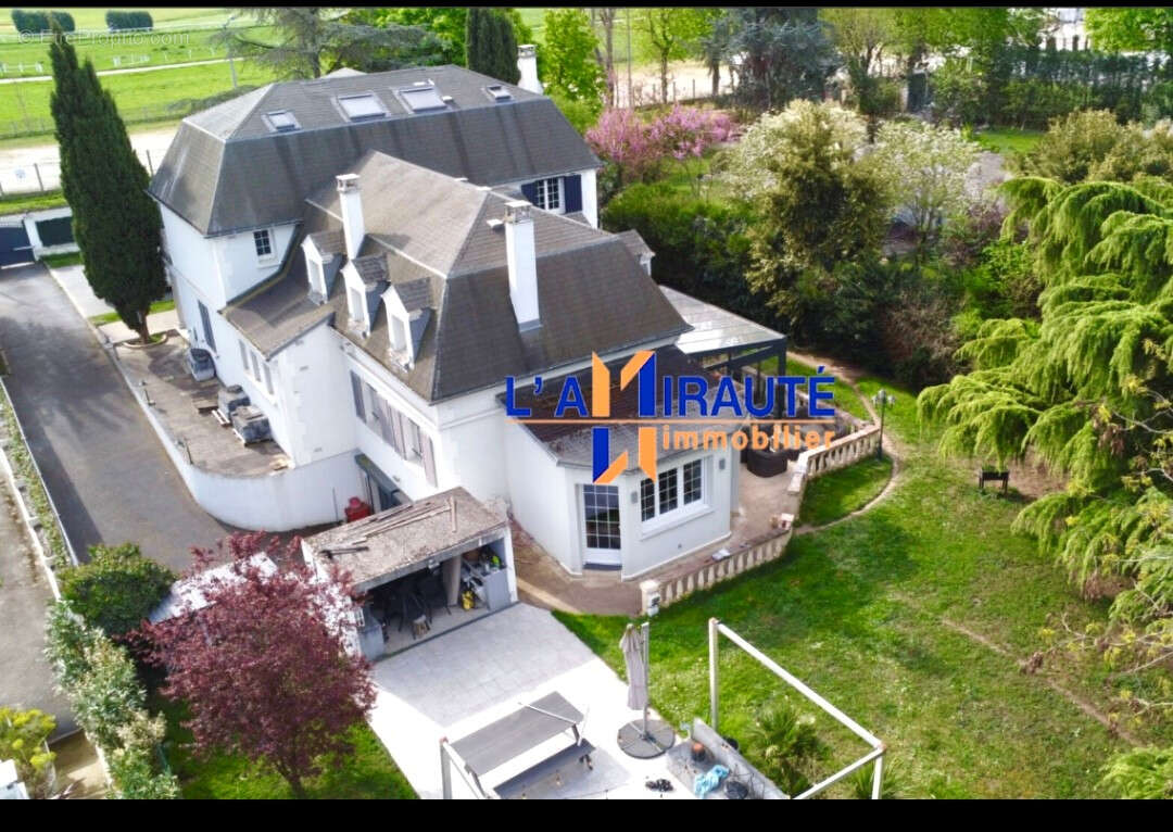 Maison à MAISONS-LAFFITTE