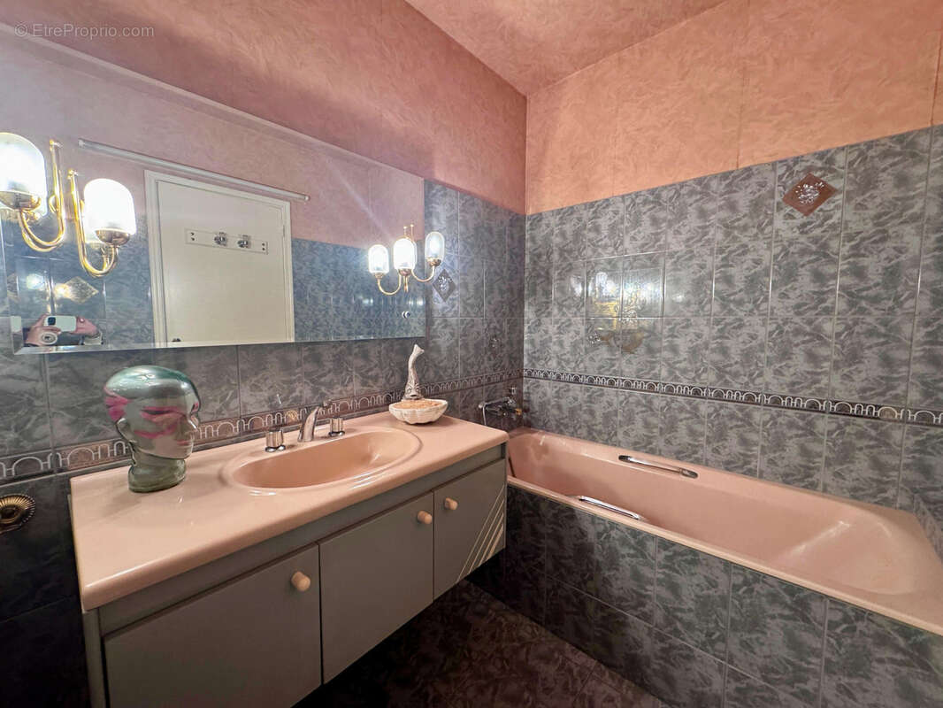 Appartement à MARSEILLE-9E