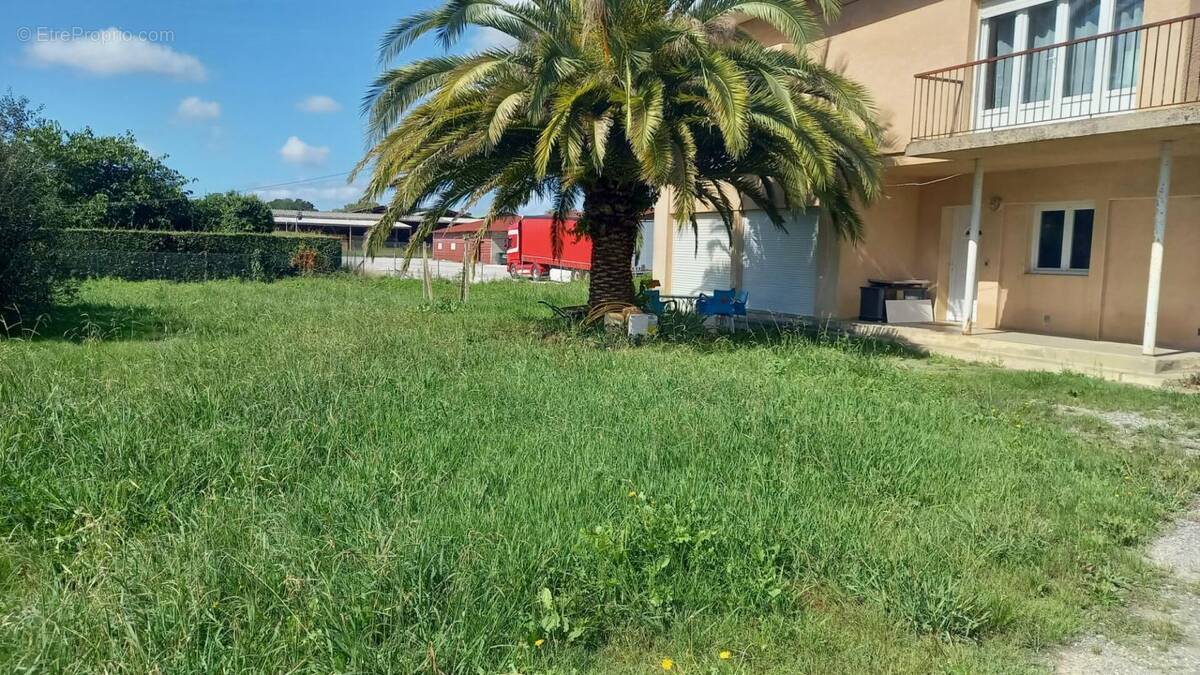 Appartement à LABATUT