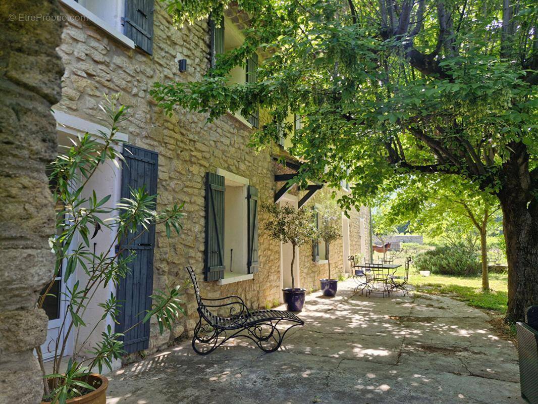 Maison à SAINT-PIERRE-DE-VASSOLS