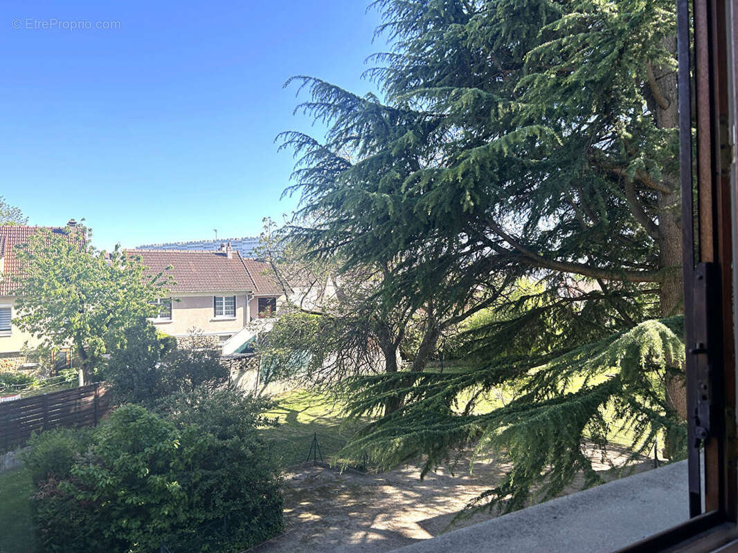 Appartement à FRESNES