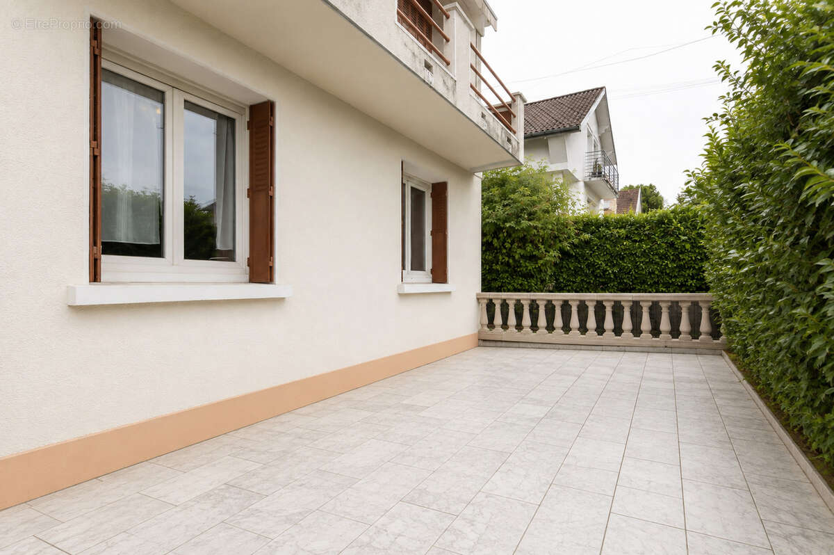 Grenoble - opportunité rare - ensemble immobilier de 4 logements avec garages & dépendances - revenus annuels - photo 17