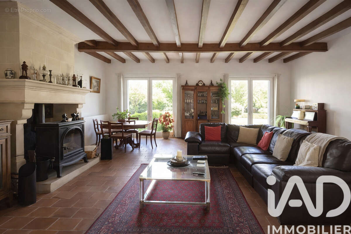 Maison 254 m² à Chalais  - photo 7