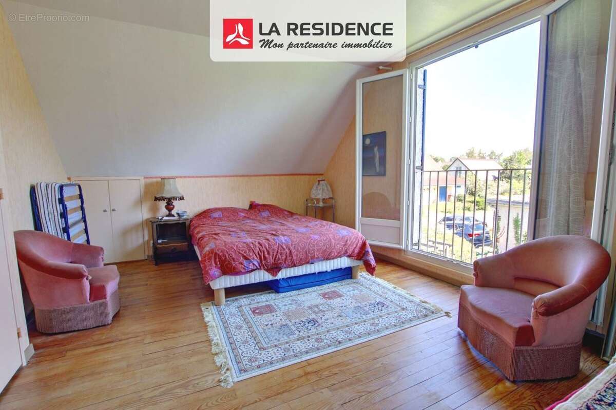 Maison 132 m² à Le Mesnil-Saint-Denis  - photo 7