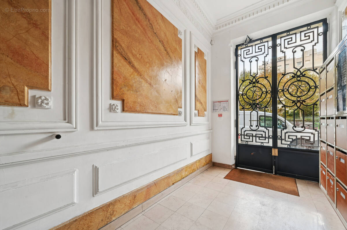 Appartement à NEUILLY-SUR-SEINE