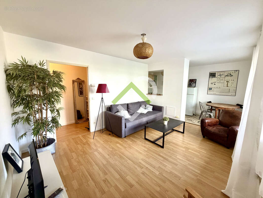 Vieux-Lille   Superbe T2 en rez-de-chaussée avec box fermé - photo 4