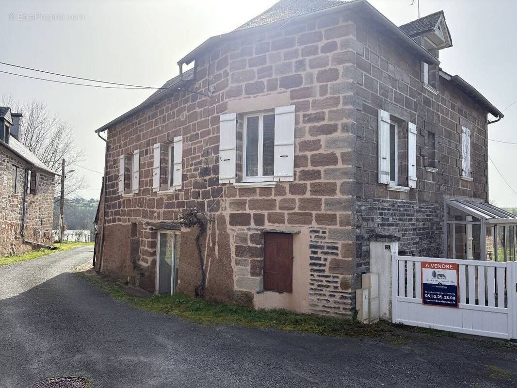Maison à SAINT-AULAIRE