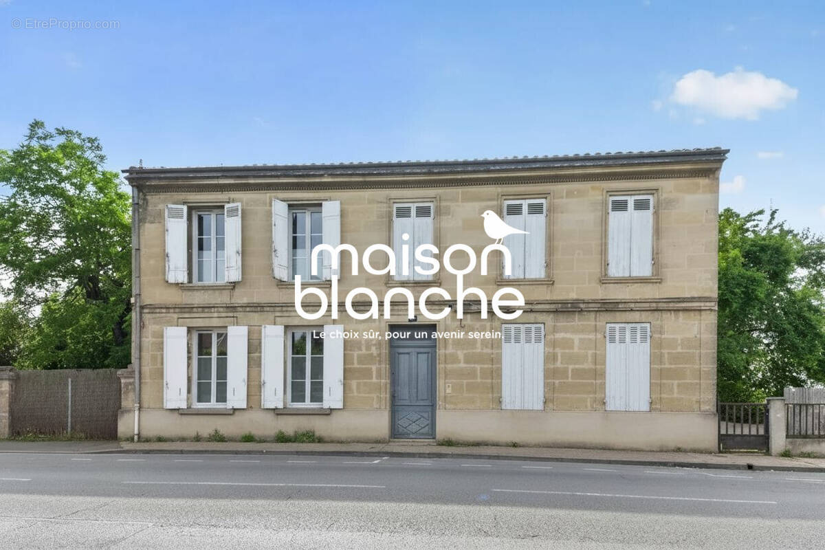 Maison à AMBARES-ET-LAGRAVE