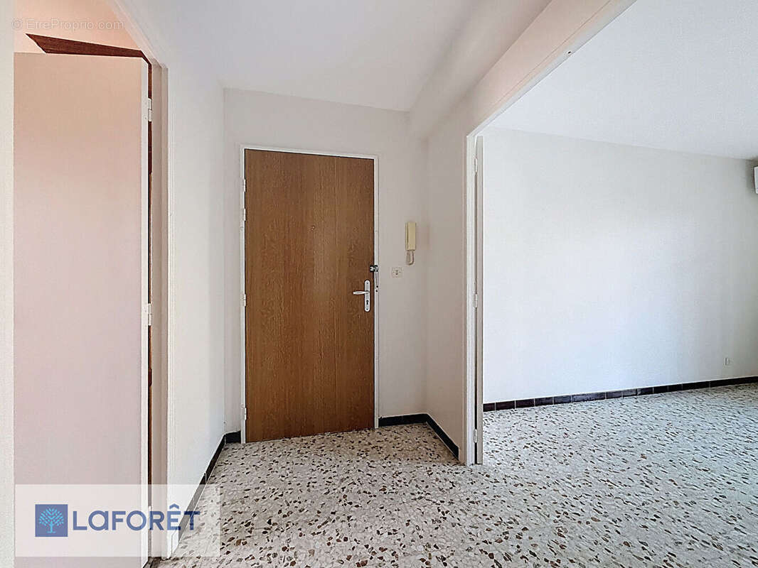 Appartement à SIX-FOURS-LES-PLAGES